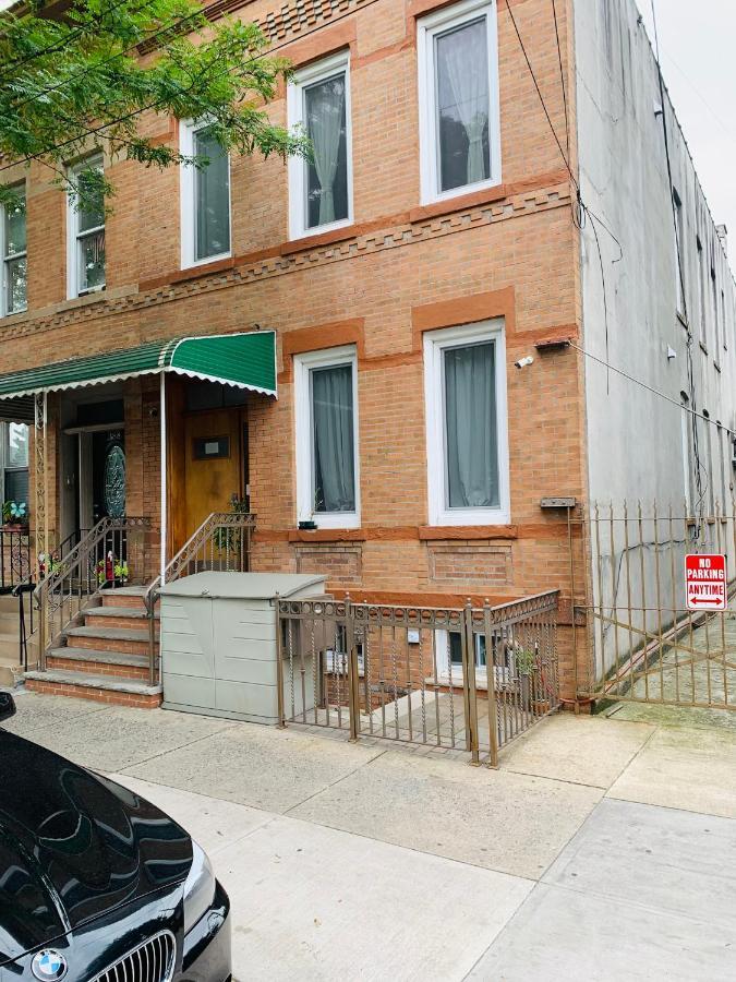 דירות ניו יורק Urban Jungle Oasis In Queens! מראה חיצוני תמונה